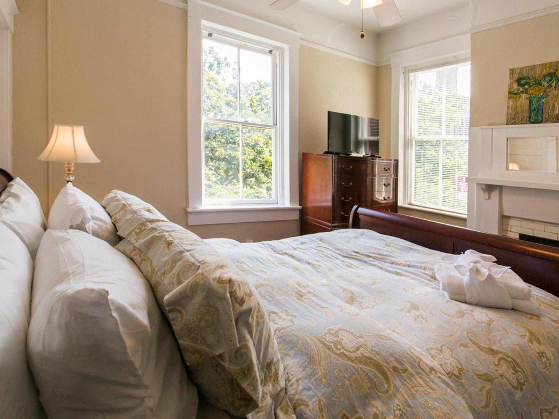 Linda'S On Lincoln Apartment ซาวานนาห์ ภายนอก รูปภาพ